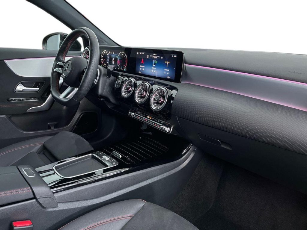 MERCEDES-BENZ A 200 d Automatic AMG Line Premium Plus - 16