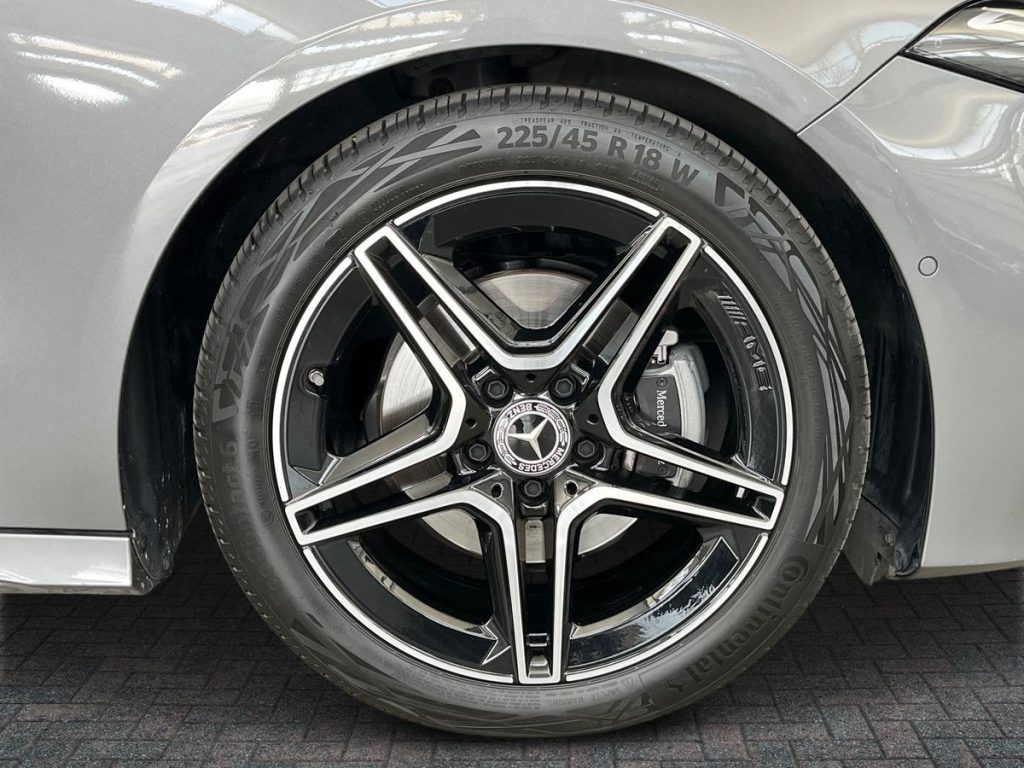 MERCEDES-BENZ A 200 d Automatic AMG Line Premium Plus - 7
