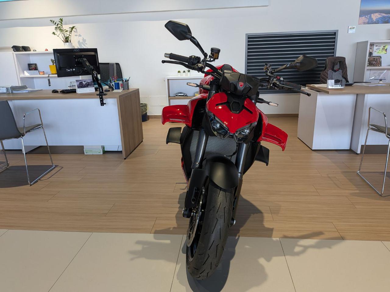 DUCATI Streetfighter V4 V4 RED - 3