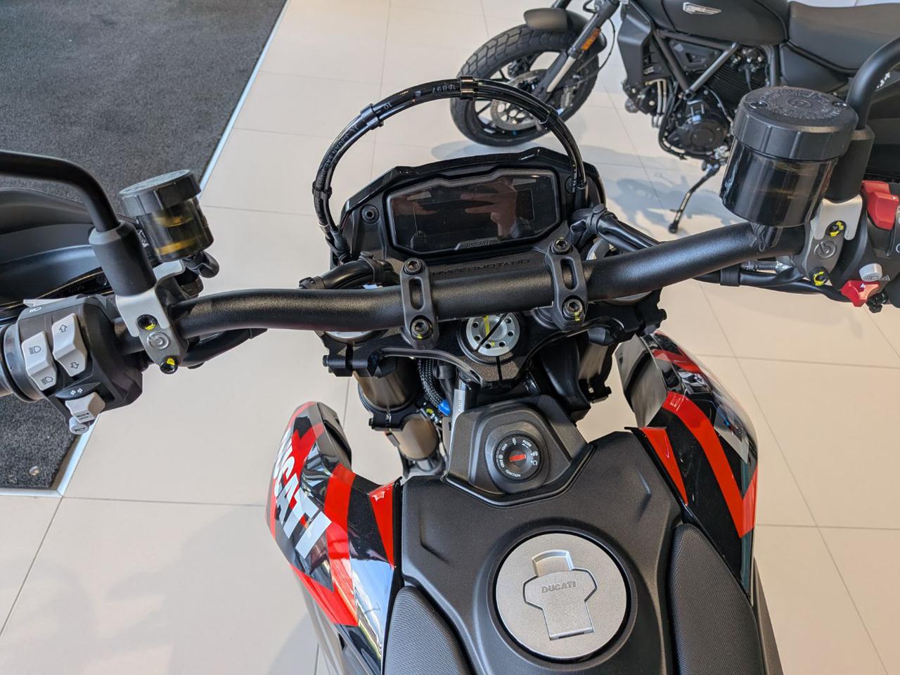 DUCATI Hypermotard 698 RVE - 7