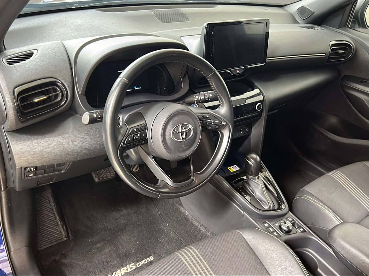 TOYOTA Yaris Cross 1.5 Hybrid 5p. E-CVT AWD-i Adventure - 18