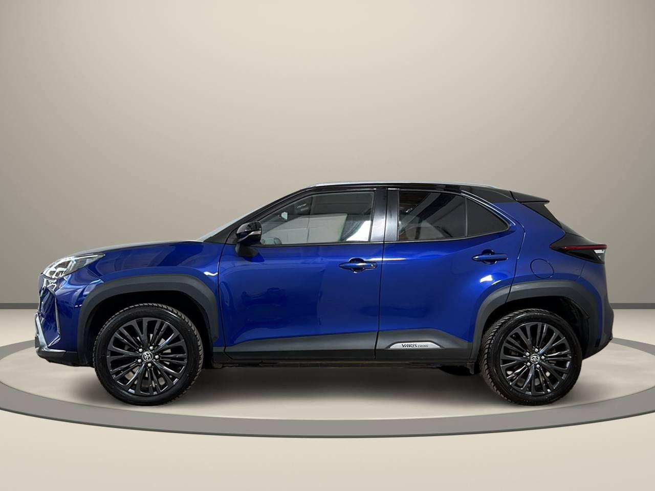 TOYOTA Yaris Cross 1.5 Hybrid 5p. E-CVT AWD-i Adventure - 3