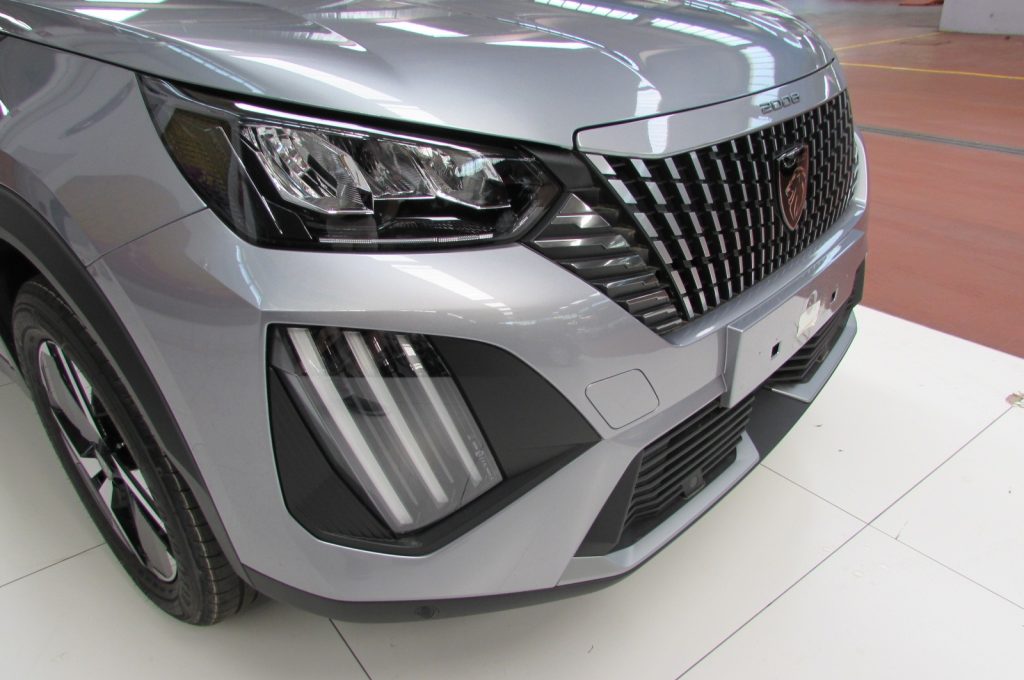 PEUGEOT 2008 PureTech 100 S&S Allure KM ZERO - 17