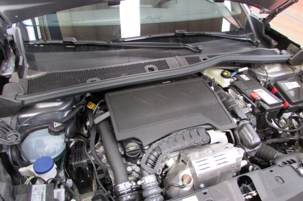 PEUGEOT 2008 PureTech 100 S&S Allure KM ZERO - 18