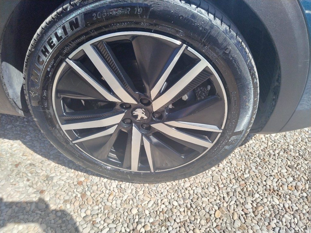 PEUGEOT 3008 BlueHDi 130 S&S EAT8 GT Pack - 17