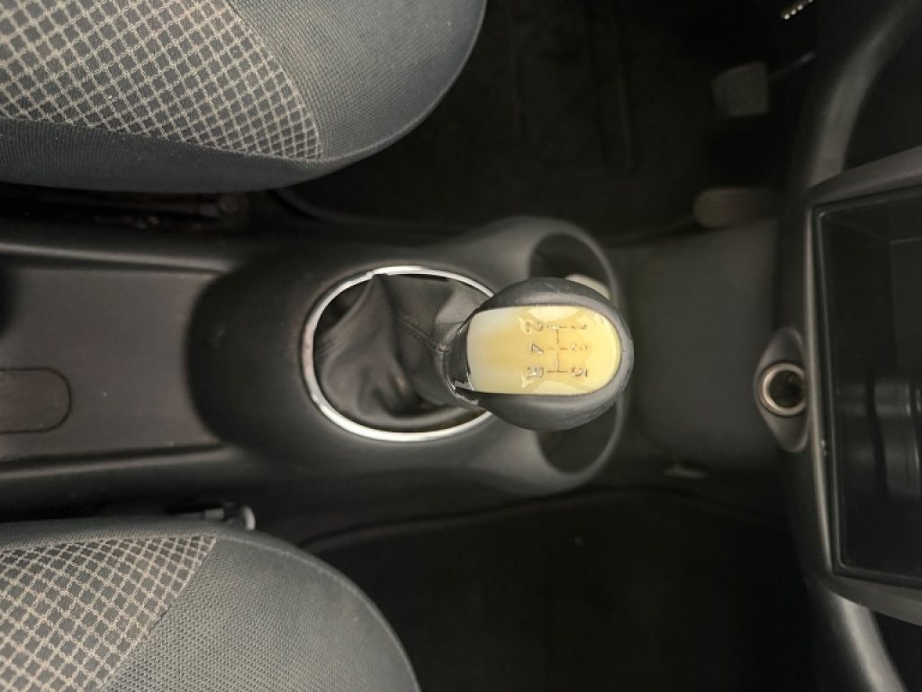 TOYOTA Yaris 1.3i 16V cat 5 porte Sol Blue - 8