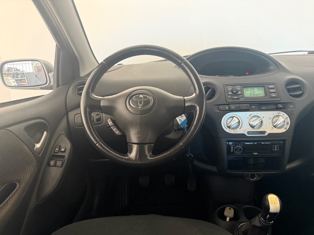 TOYOTA Yaris 1.3i 16V cat 5 porte Sol Blue - 10