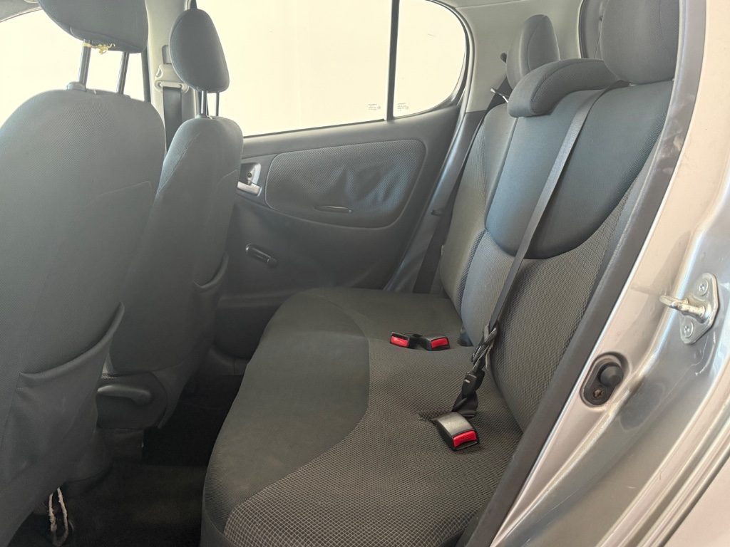 TOYOTA Yaris 1.3i 16V cat 5 porte Sol Blue - 18