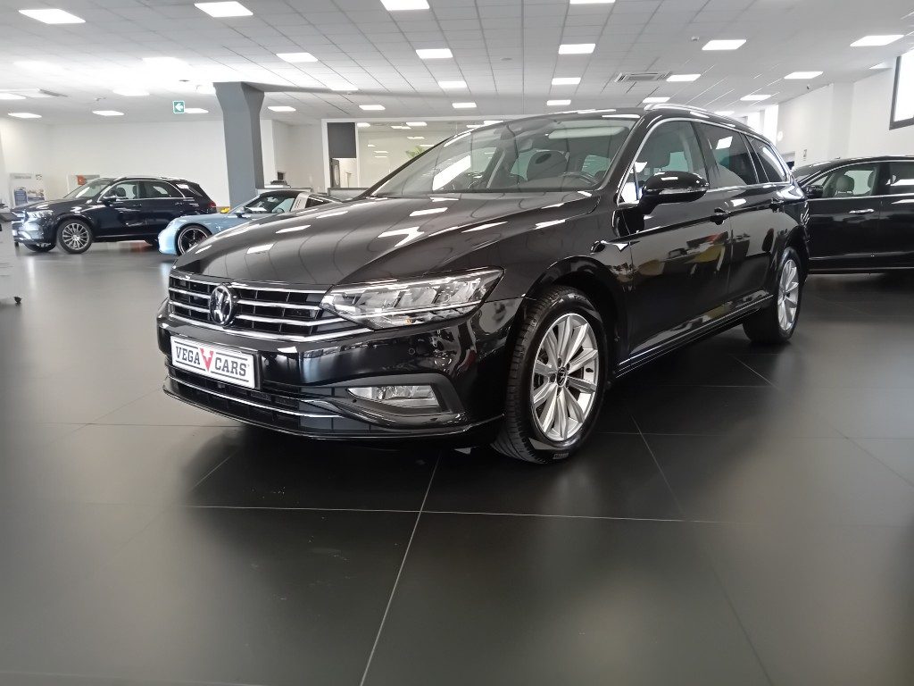 Clicca per ingrandire Passat Variant - 2.0 TDI SCR EVO DSG Business