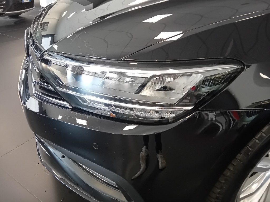 Clicca per ingrandire Passat Variant - 2.0 TDI SCR EVO DSG Business