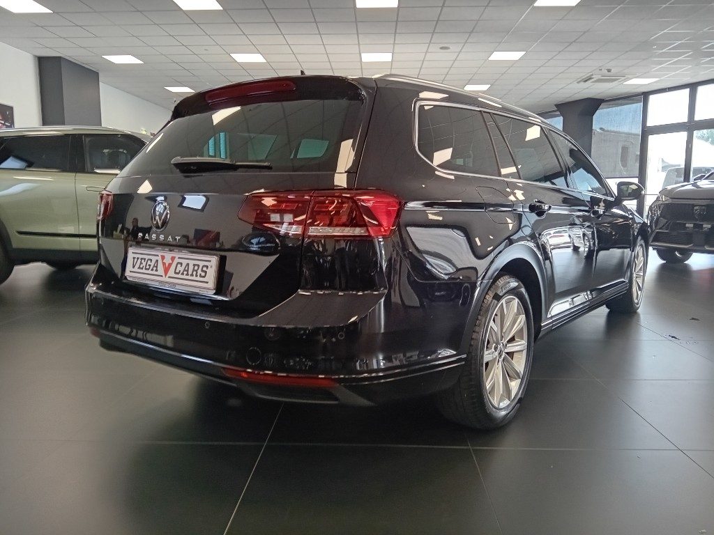 Clicca per ingrandire Passat Variant - 2.0 TDI SCR EVO DSG Business