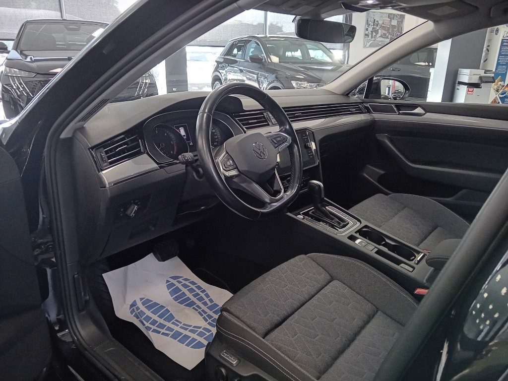 Clicca per ingrandire Passat Variant - 2.0 TDI SCR EVO DSG Business