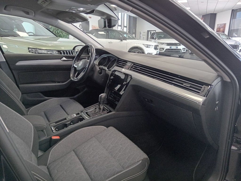 Clicca per ingrandire Passat Variant - 2.0 TDI SCR EVO DSG Business