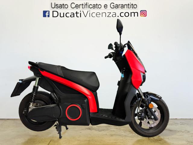 SEAT MO Rosso pastello