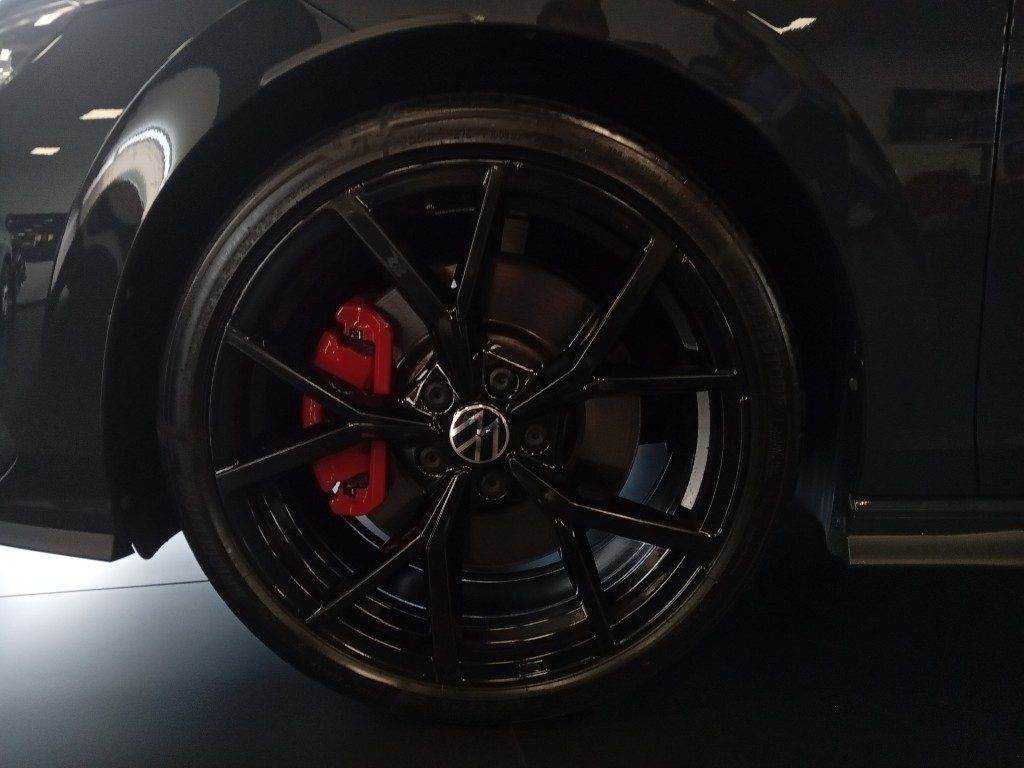 Clicca per ingrandire Golf - 2.0 TSI GTI