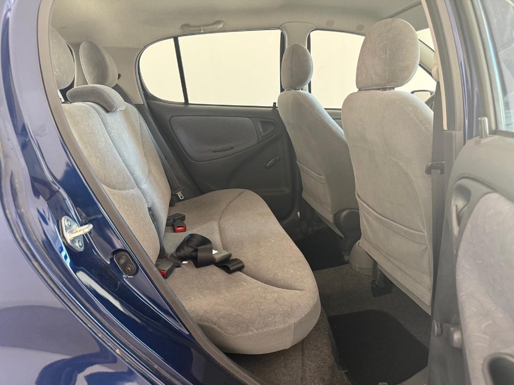 TOYOTA Yaris 1.0i 16V cat 5 porte - 10