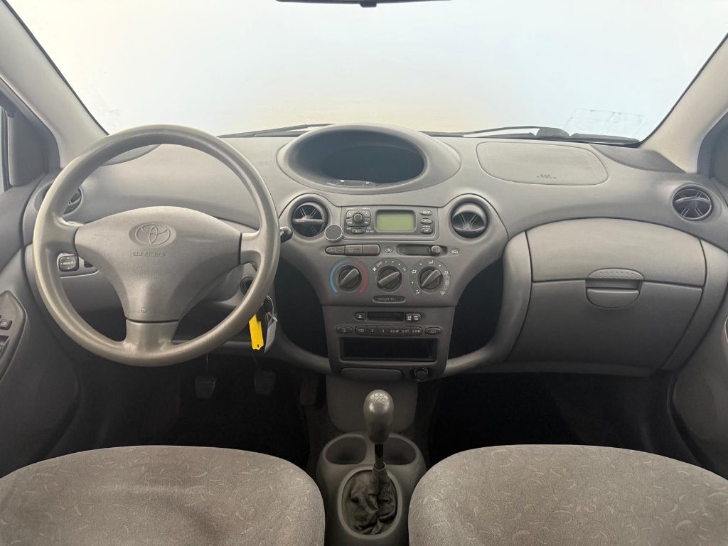 TOYOTA Yaris 1.0i 16V cat 5 porte - 13