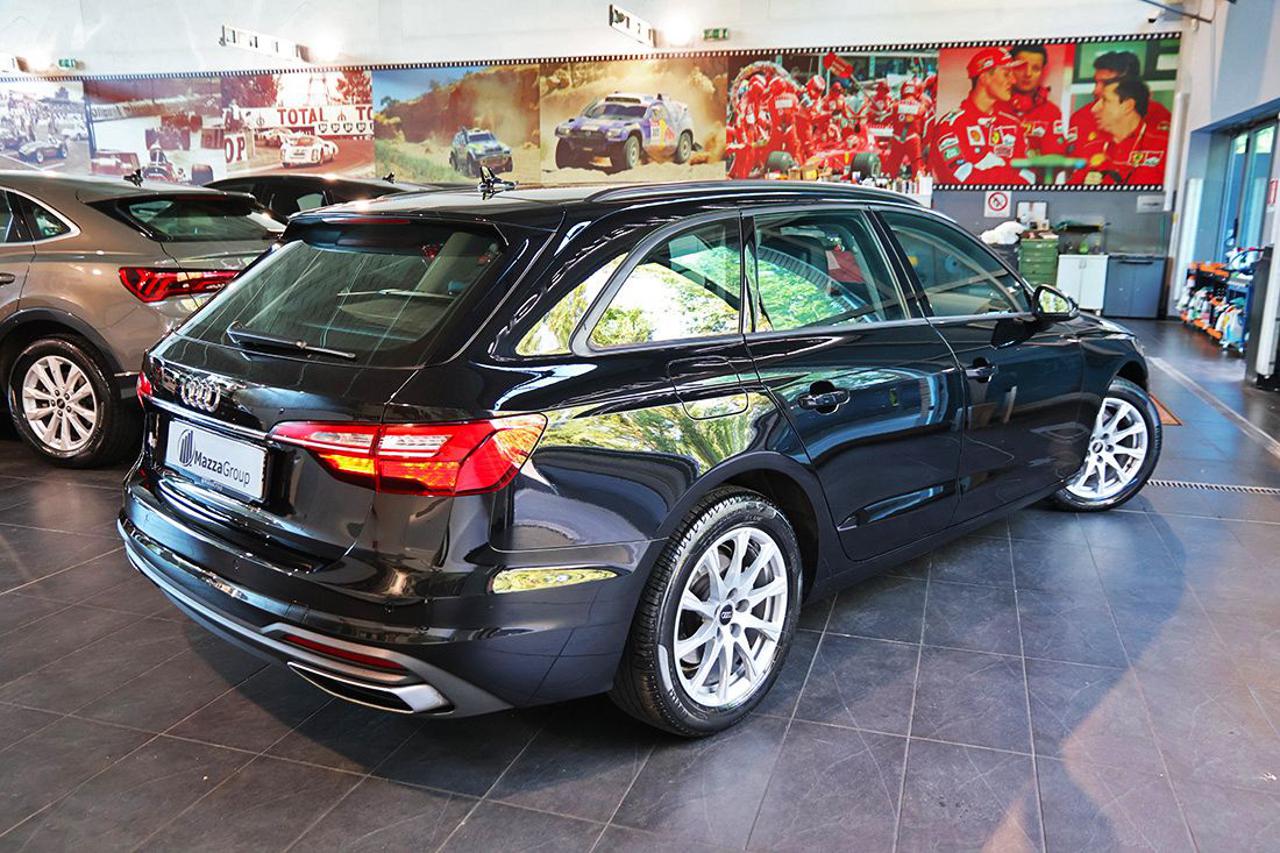 AUDI A4 30 TDI Avant S-Tronic Business - 9