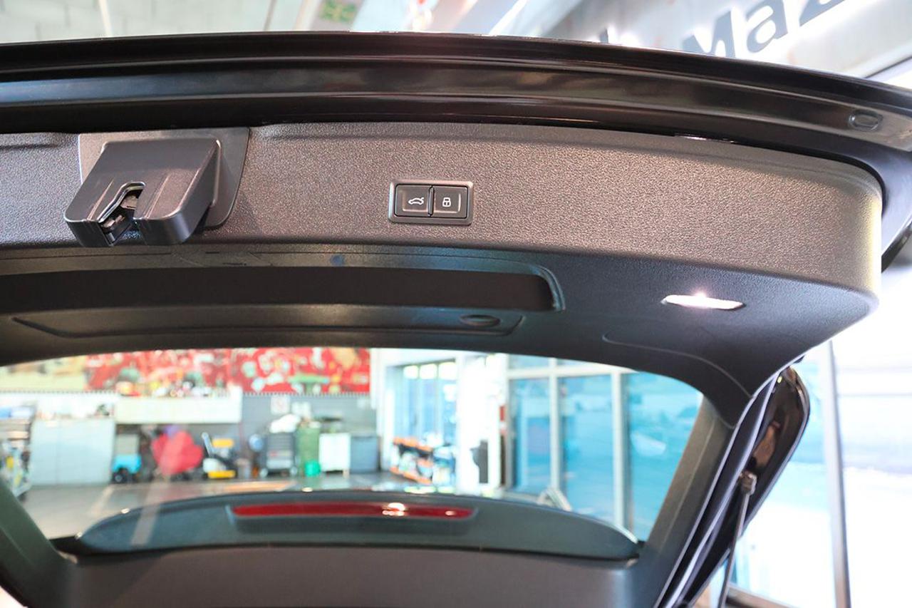 AUDI A4 30 TDI Avant S-Tronic Business - 13