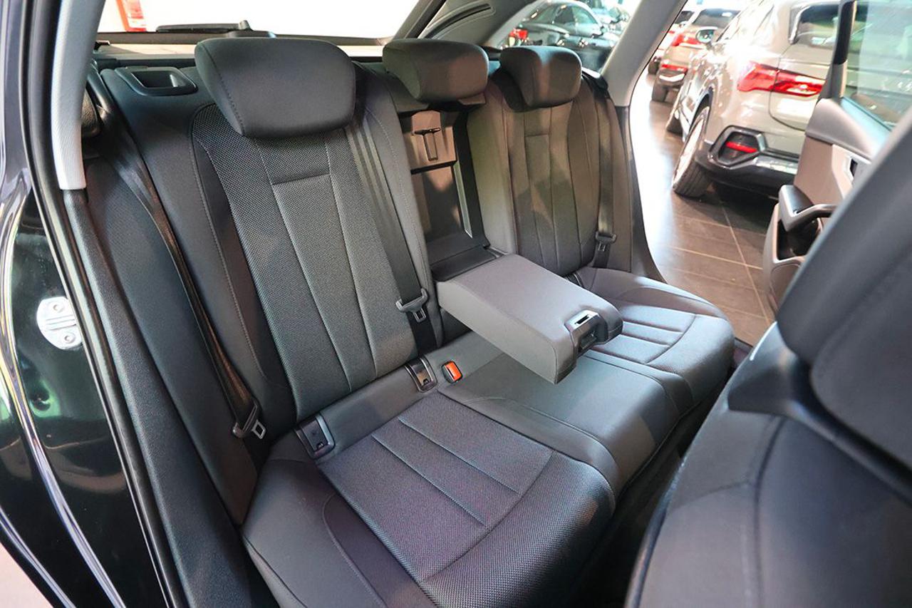 AUDI A4 30 TDI Avant S-Tronic Business - 20