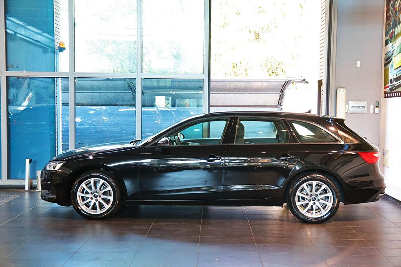 AUDI A4 30 TDI Avant S-Tronic Business - 3