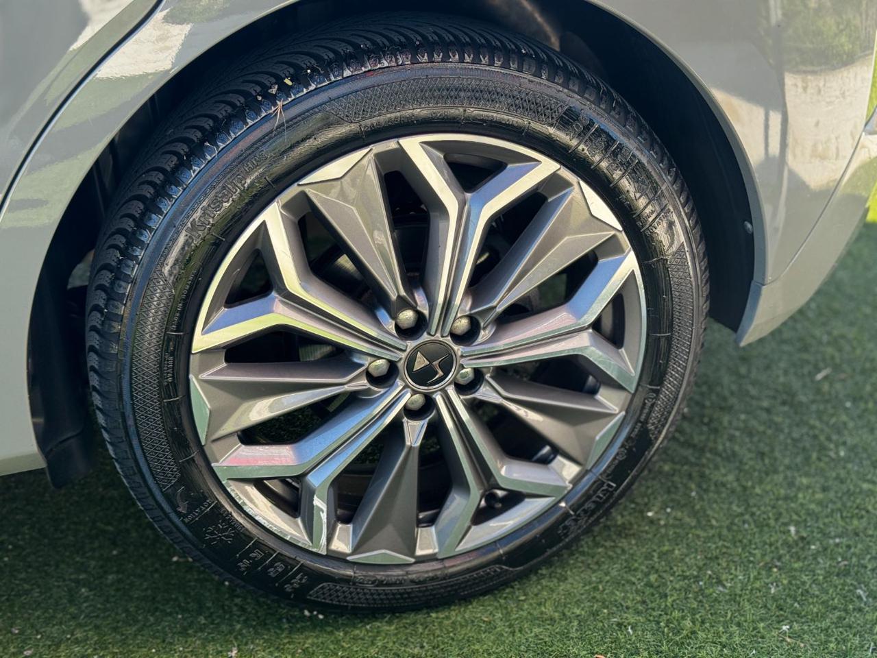 DS AUTOMOBILES DS 4 BlueHDi 130 aut. Trocadero - 17