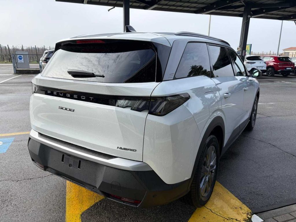 PEUGEOT 5008 Hybrid 145 e-DCS6 Allure - 6