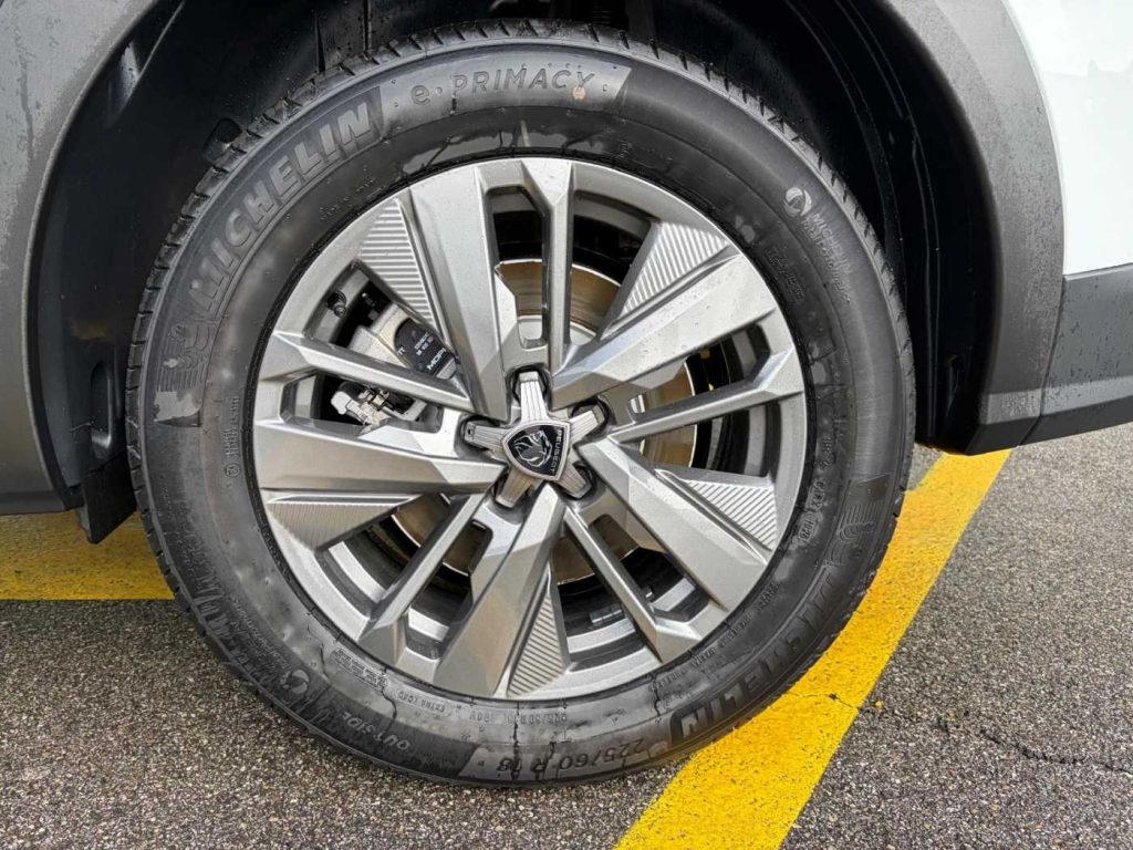 PEUGEOT 5008 Hybrid 145 e-DCS6 Allure - 10