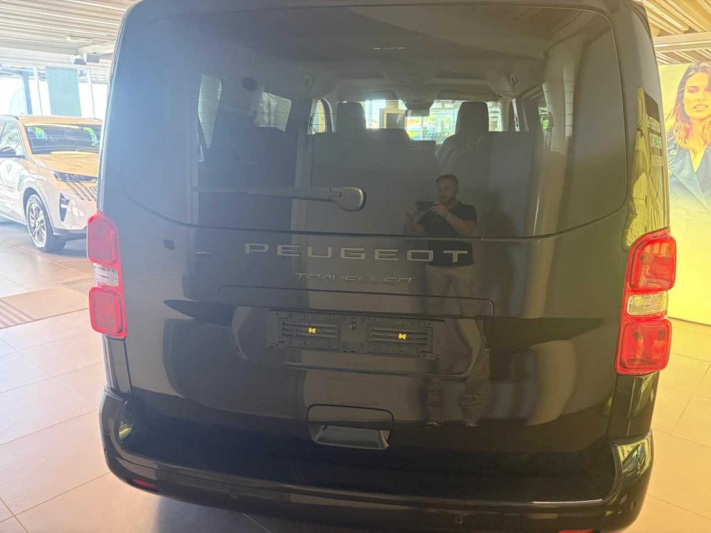 PEUGEOT Traveller BlueHDi 180 S&S EAT8 Standard Business - 4