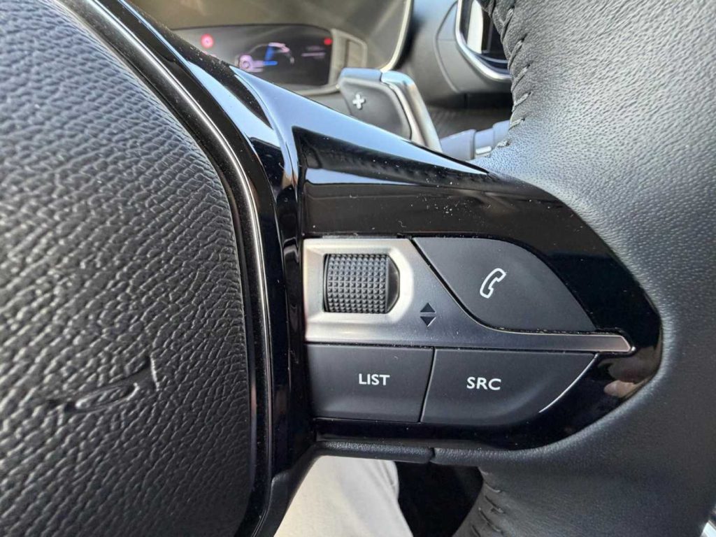 PEUGEOT 208 Hybrid 145 e-DCS6 Allure - 16