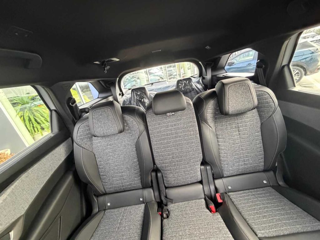 PEUGEOT 5008 Hybrid 145 e-DCS6 Allure - 19