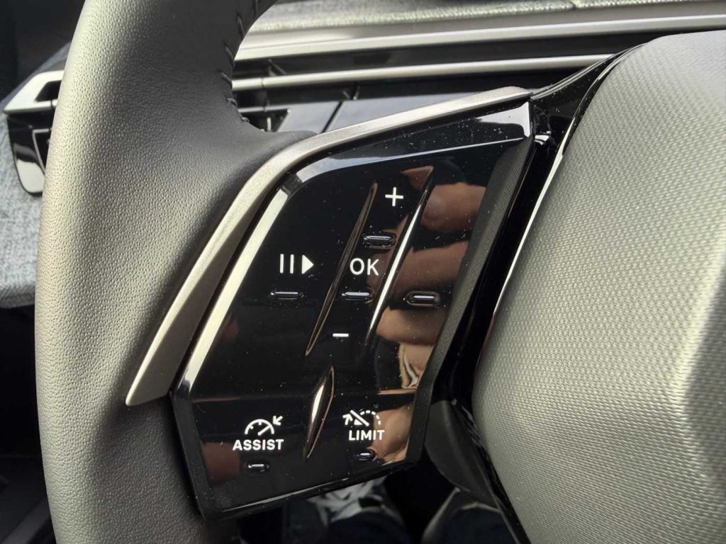 PEUGEOT 5008 Hybrid 145 e-DCS6 Allure - 20