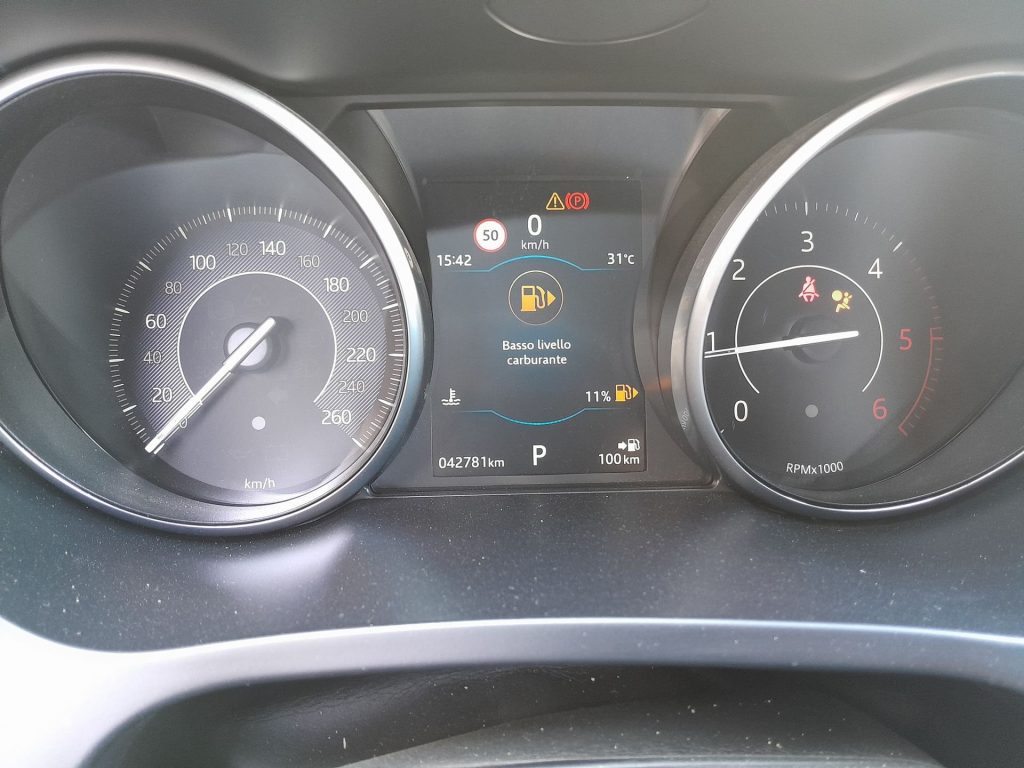 JAGUAR E-Pace 2.0D i4 180cv S AUTO AWD - 11