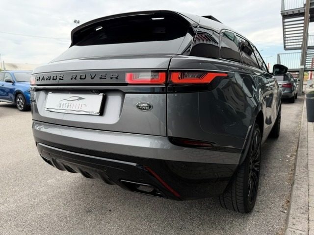 Clicca per ingrandire Range Rover Velar - 3.0D l6 300 CV R-Dynamic Black*TETTO APRIBILE/ R22