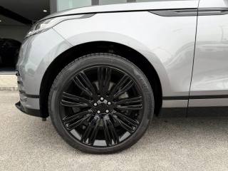 Clicca per ingrandire Range Rover Velar - 3.0D l6 300 CV R-Dynamic Black*TETTO APRIBILE/ R22