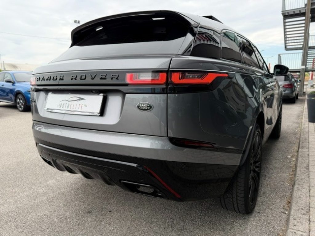 Clicca per ingrandire Range Rover Velar - 3.0D l6 300 CV R-Dynamic Black*TETTO APRIBILE/ R22