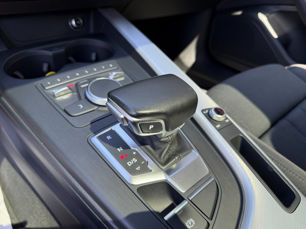 AUDI A4 Avant 3.0 TDI quattro tiptronic Design Pano Navi - 17