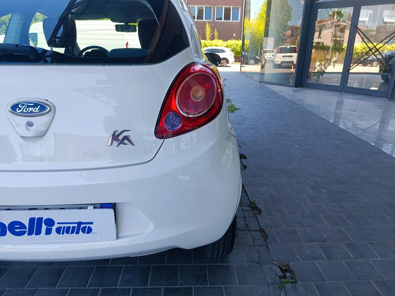 FORD Ka+ 1.2 8V 69CV - 13