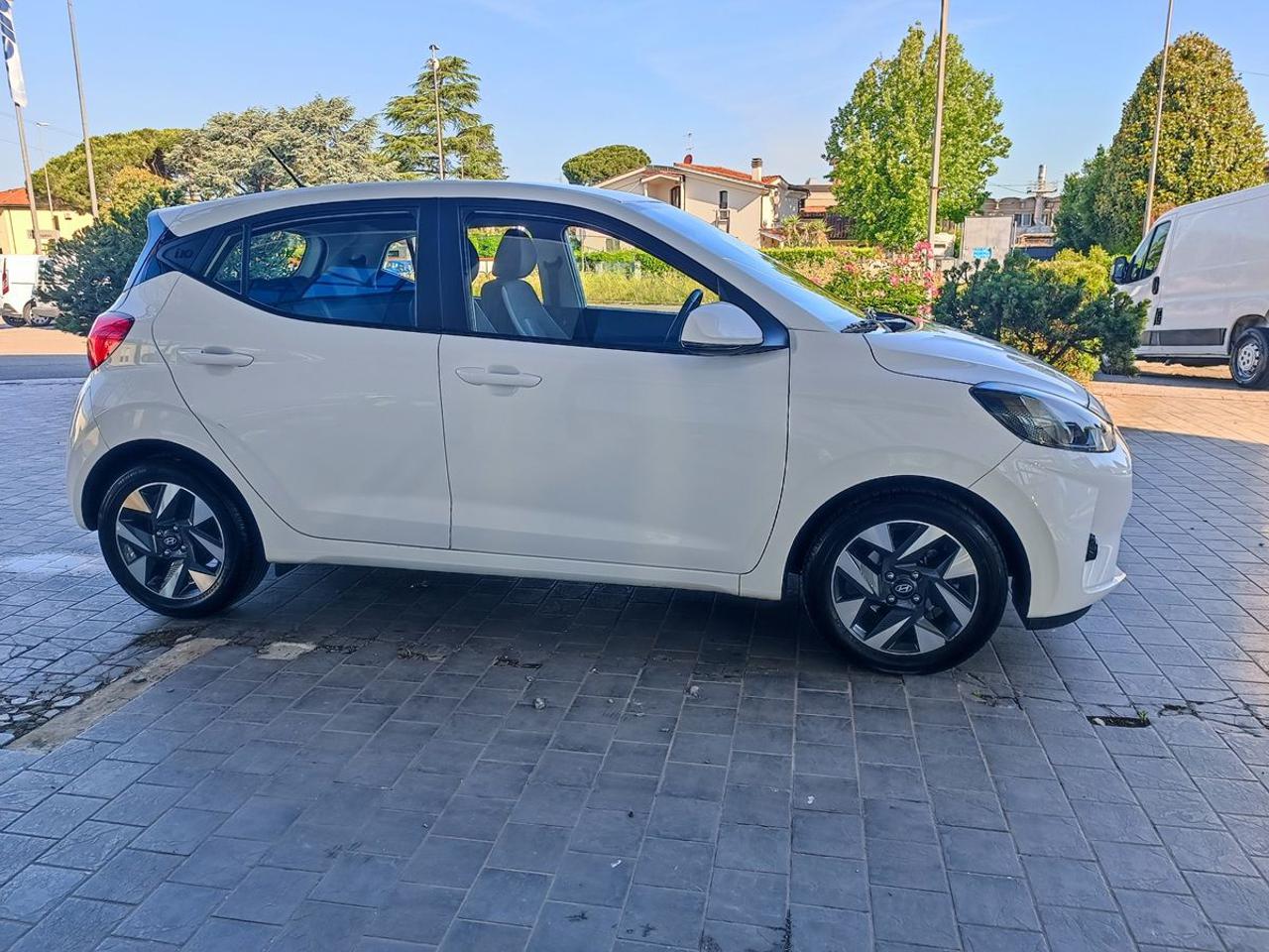 HYUNDAI i10 1.0 MPI Connectline - 25