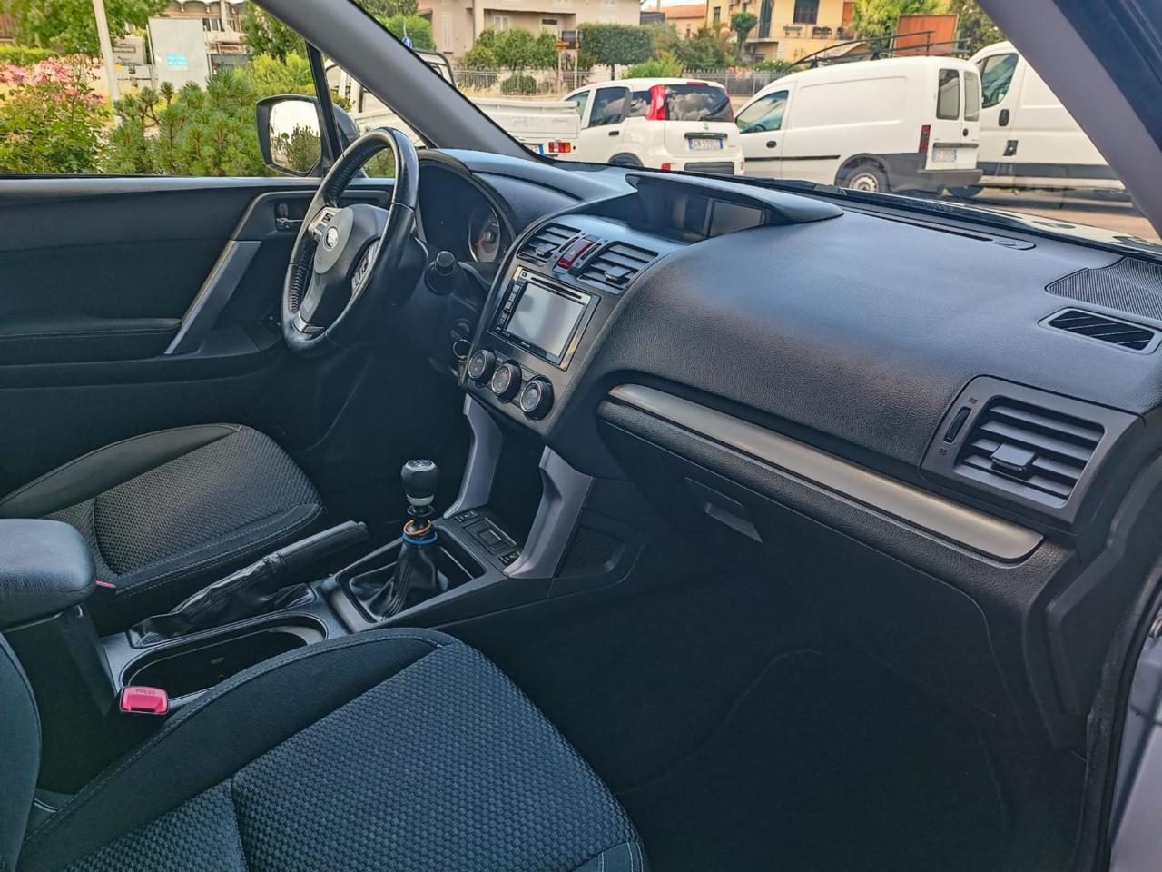 SUBARU Forester 2.0D Exclusive - 10