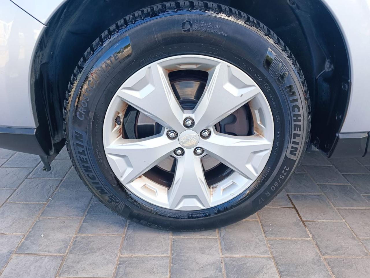 SUBARU Forester 2.0D Exclusive - 16