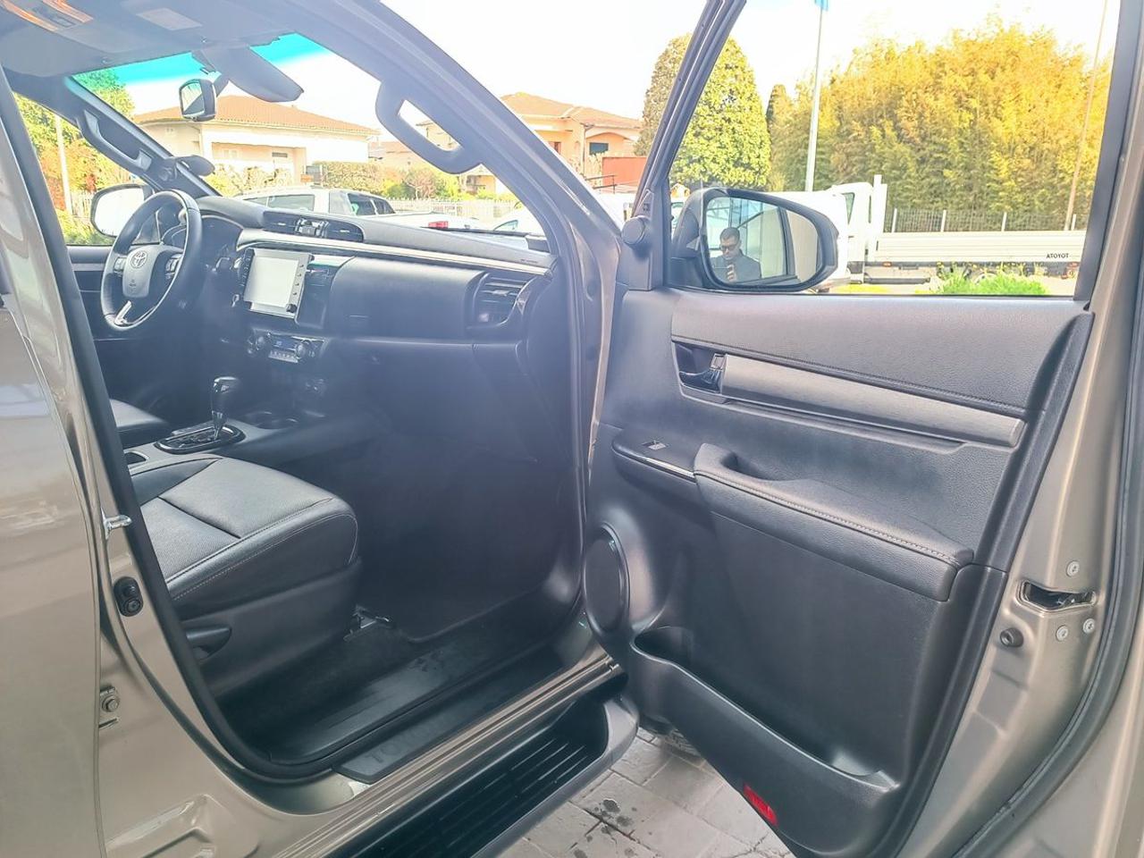 TOYOTA Hilux 2.8 D A/T 4WD 4 porte Double Cab Invincible - 15