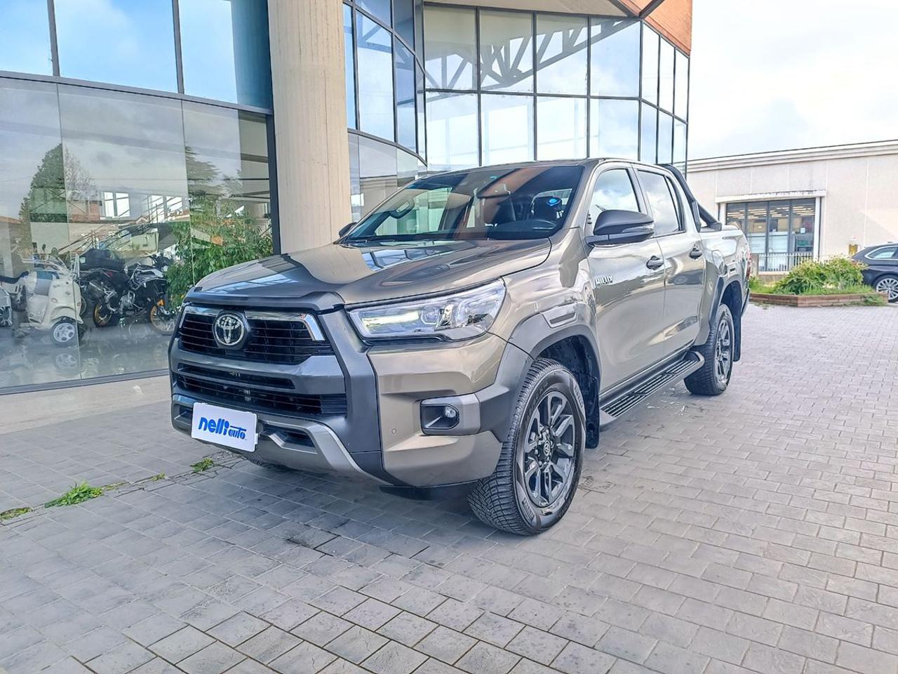 TOYOTA Hilux 2.8 D A/T 4WD 4 porte Double Cab Invincible - 19