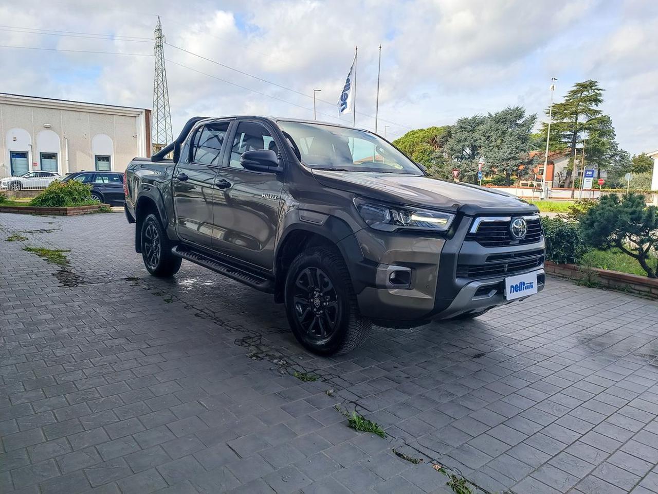 TOYOTA Hilux 2.8 D A/T 4WD 4 porte Double Cab Invincible - 31