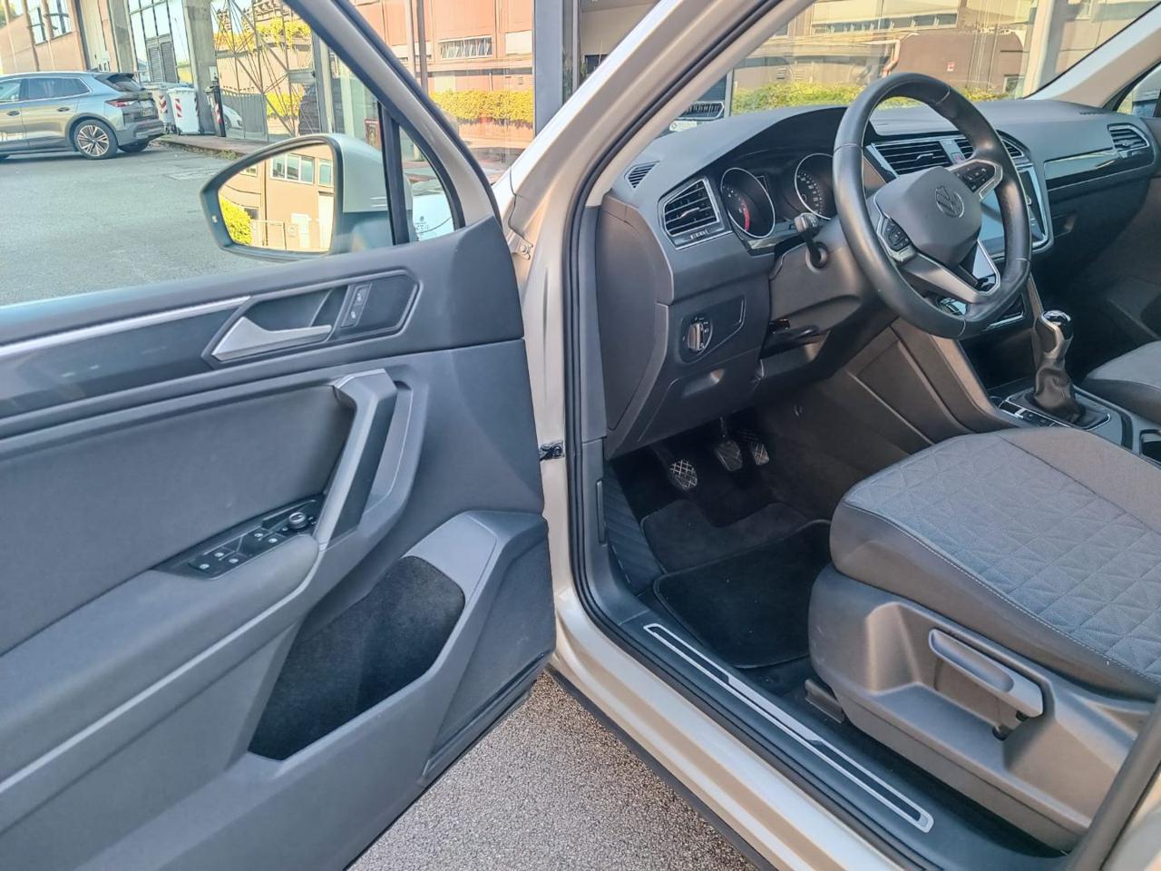 VOLKSWAGEN Tiguan 2.0 TDI SCR Life - 4