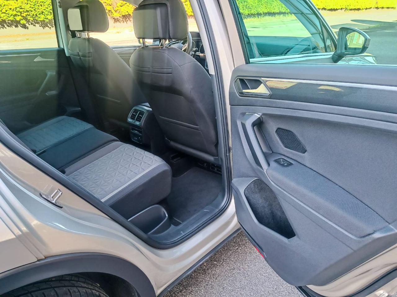 VOLKSWAGEN Tiguan 2.0 TDI SCR Life - 10