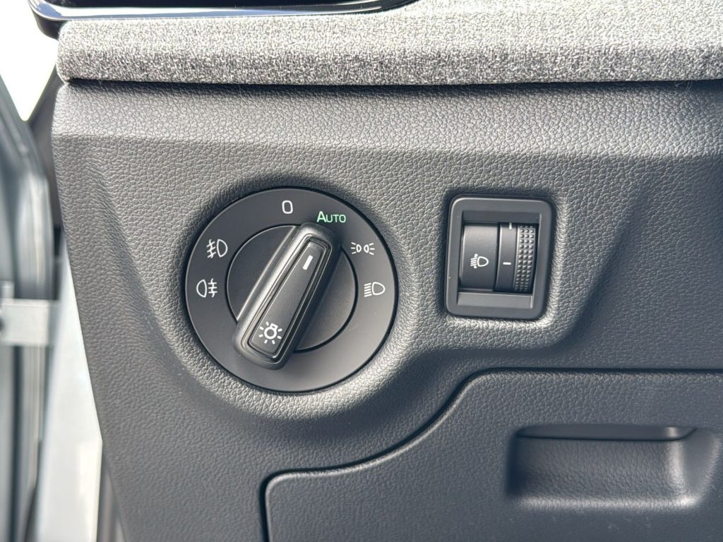 SKODA Kamiq Be More 1,0 TSI 70 kW (95 CV) 5 marce - manuale - 13