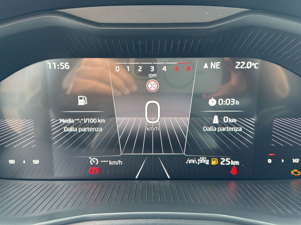 SKODA Kamiq Be More 1,0 TSI 70 kW (95 CV) 5 marce - manuale - 14