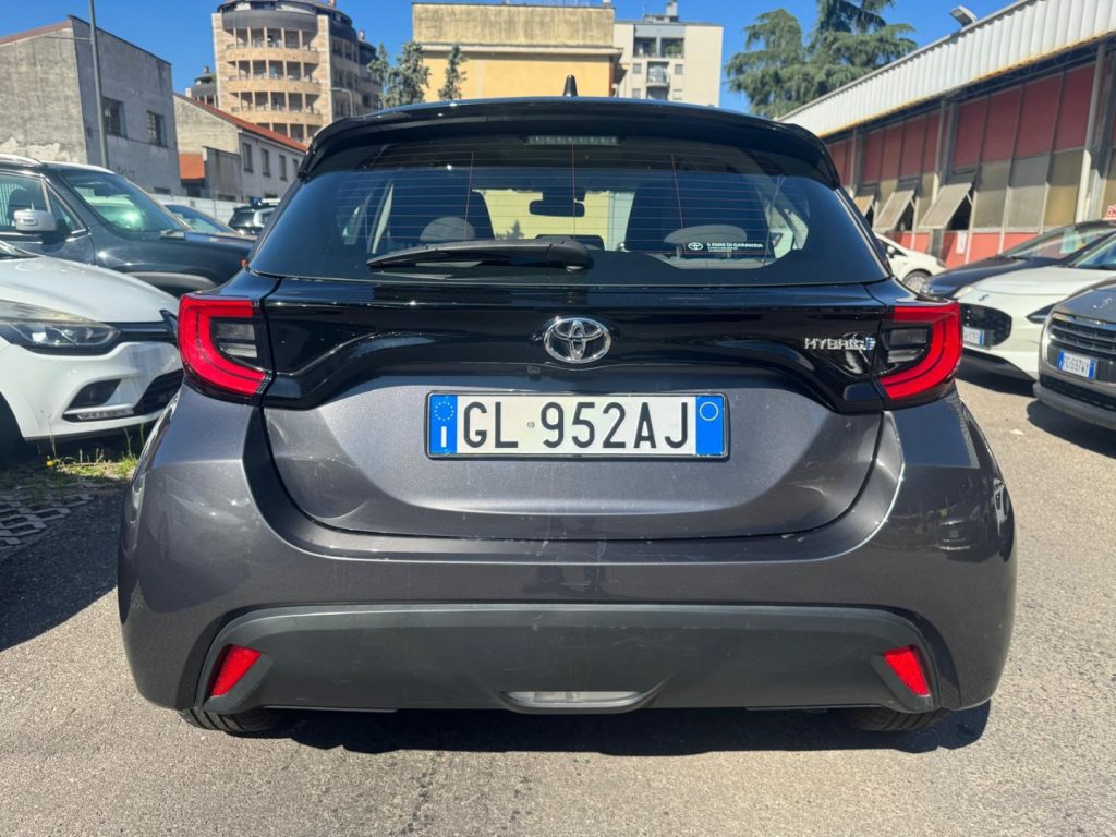 TOYOTA Yaris 1.5 Hybrid 5 porte Lounge - 4