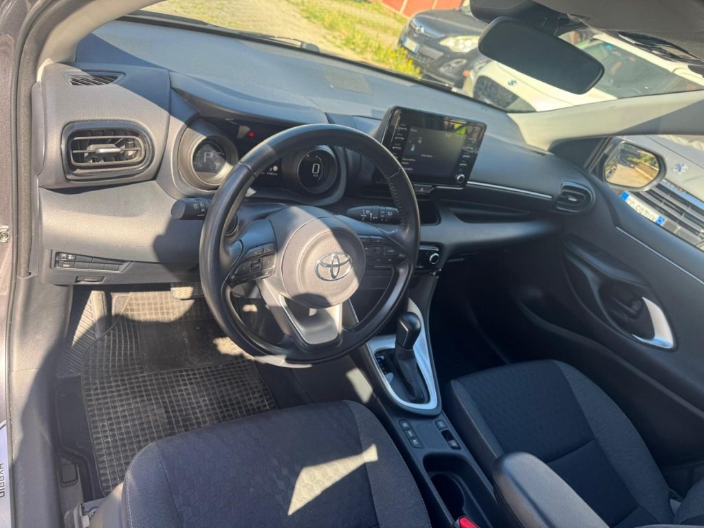TOYOTA Yaris 1.5 Hybrid 5 porte Lounge - 14